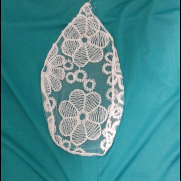 Blouse with a slit down the back - Picture 5 of 6